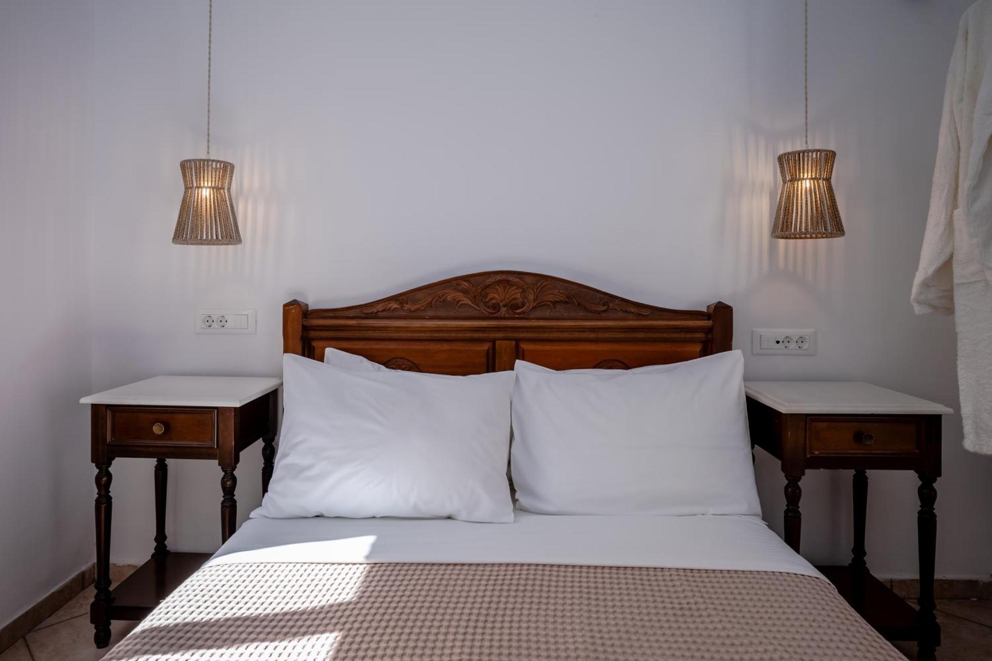 Aldea Hotel Karterados  Buitenkant foto